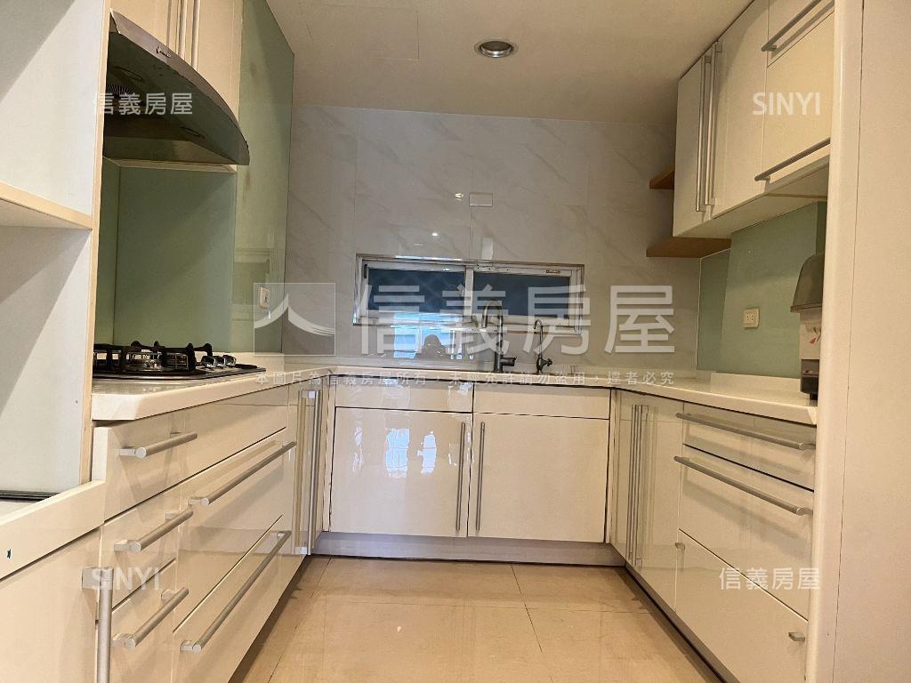 萬芳美景車庫透天房屋室內格局與周邊環境