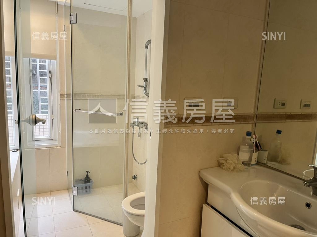 萬芳美景車庫透天房屋室內格局與周邊環境