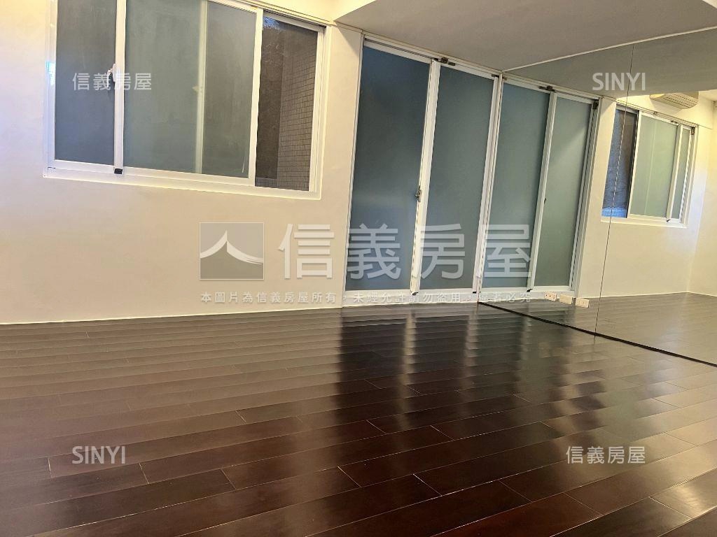 萬芳美景車庫透天房屋室內格局與周邊環境