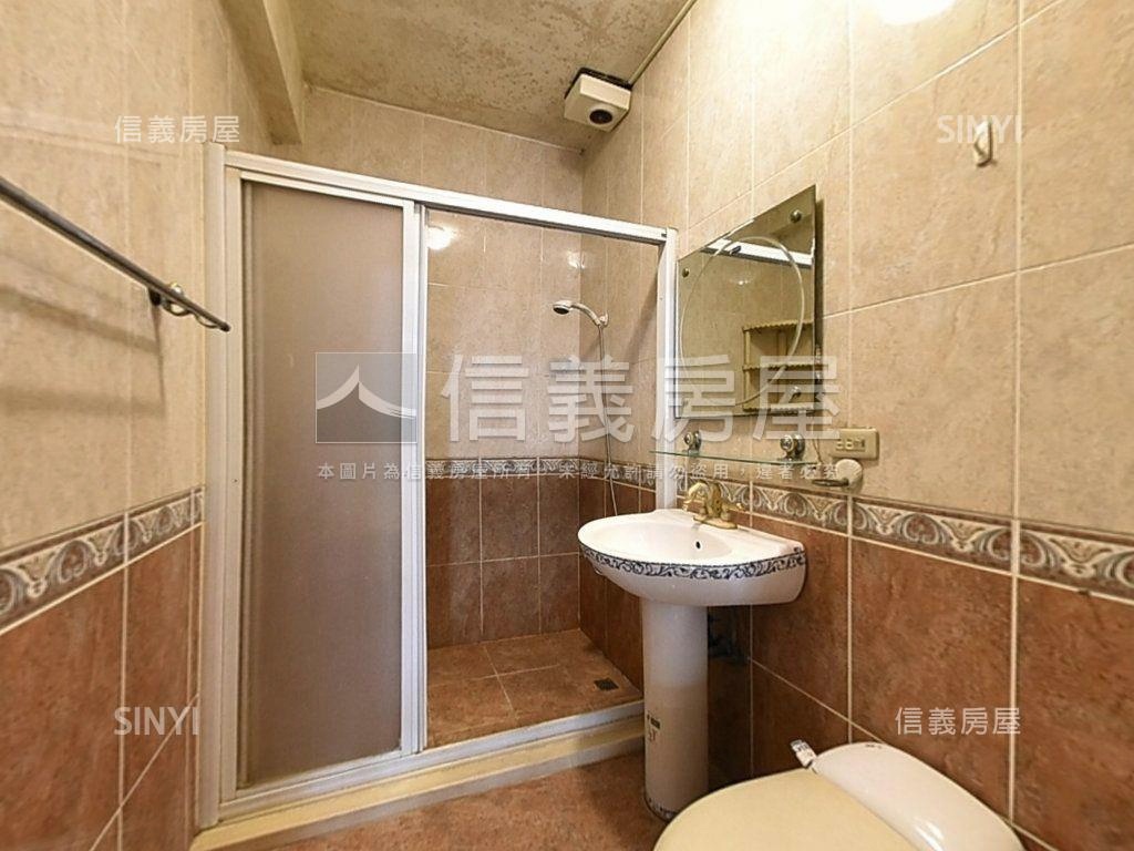 五期｜近好市多東興路透天房屋室內格局與周邊環境