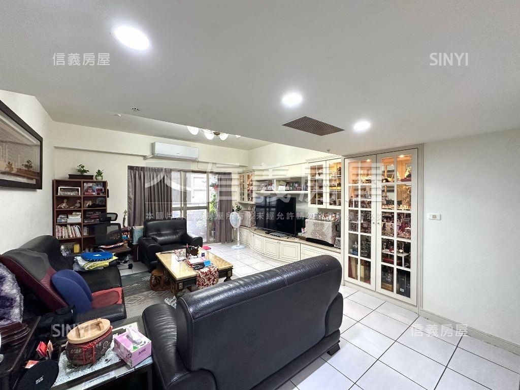 康詩丹郡高樓美景４房房屋室內格局與周邊環境