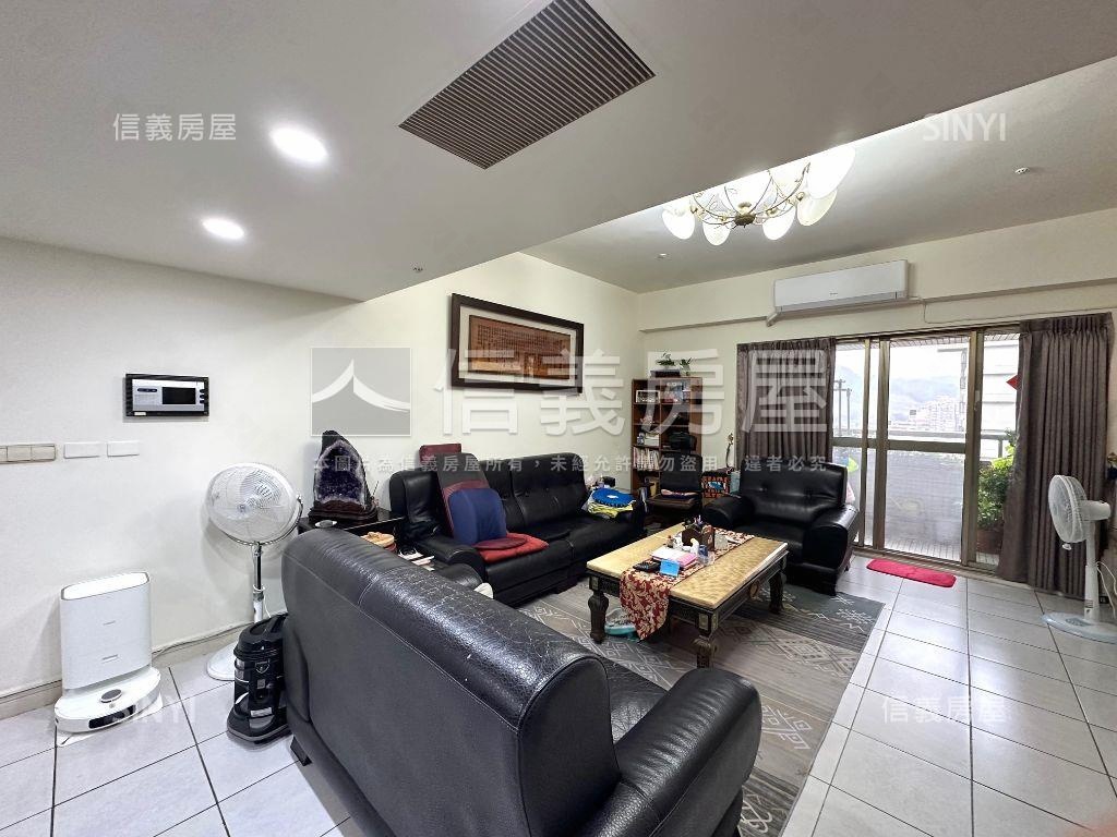 康詩丹郡高樓美景４房房屋室內格局與周邊環境