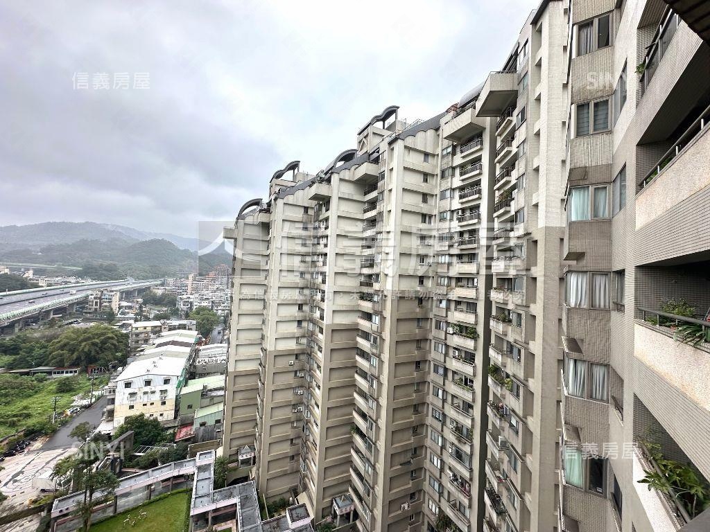 康詩丹郡高樓美景４房房屋室內格局與周邊環境