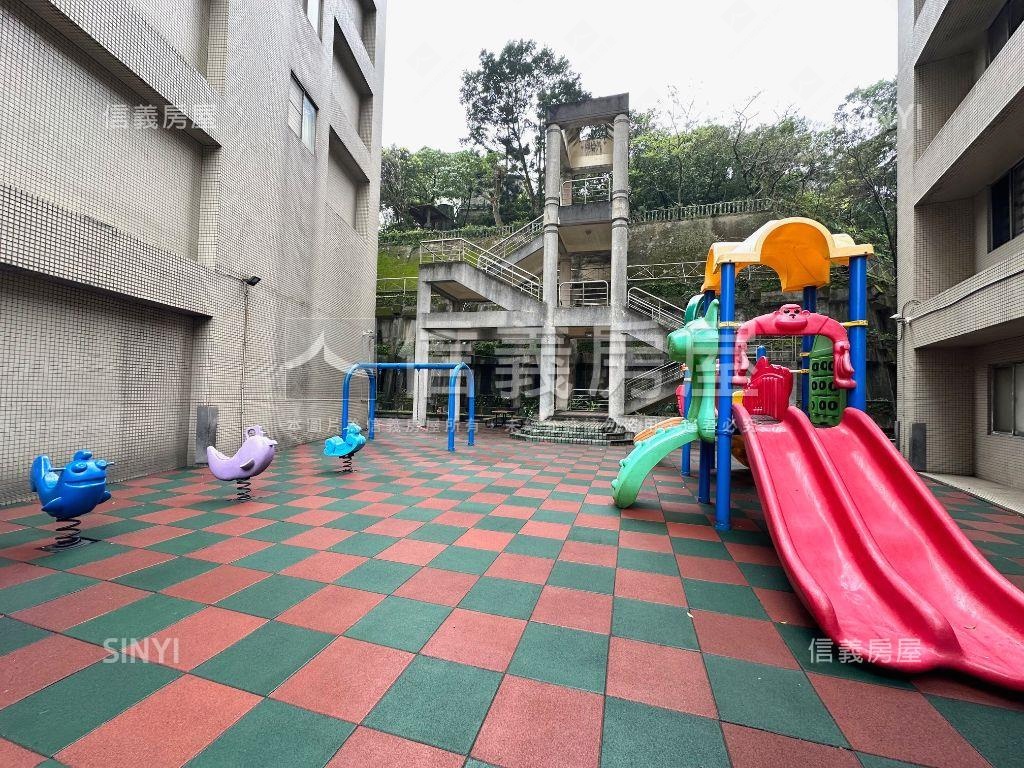 康詩丹郡高樓美景４房房屋室內格局與周邊環境