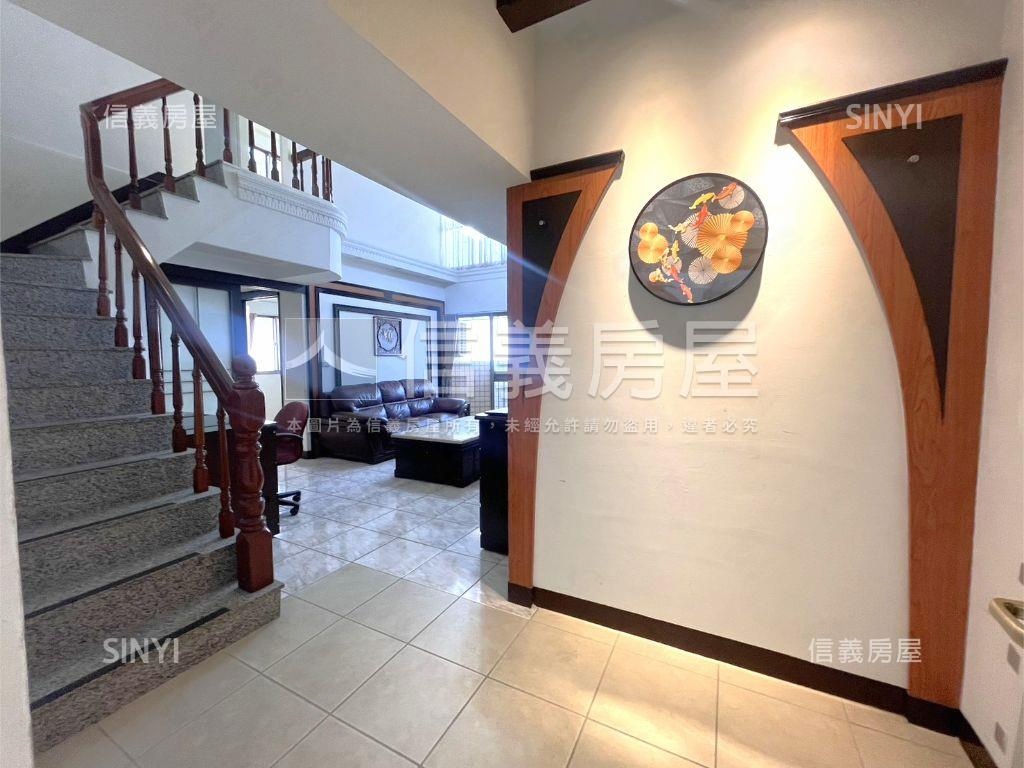 麗池樓中樓頂樓三房車位房屋室內格局與周邊環境