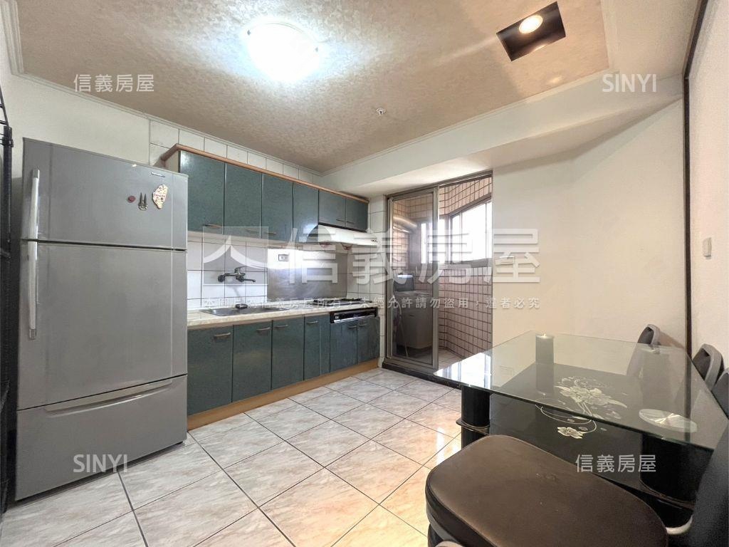 麗池樓中樓頂樓三房車位房屋室內格局與周邊環境