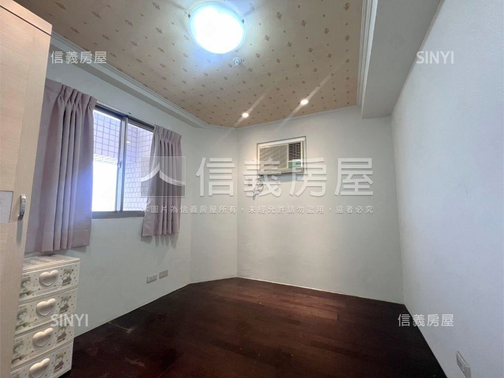 麗池樓中樓頂樓三房車位房屋室內格局與周邊環境