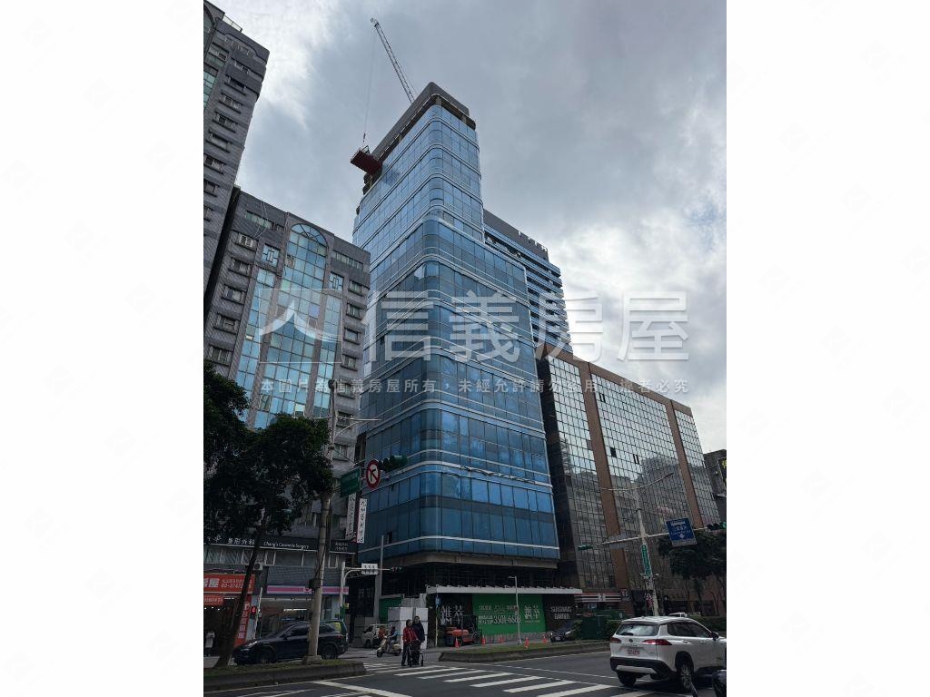 鐫萃大陸建設飯店式住宅房屋室內格局與周邊環境