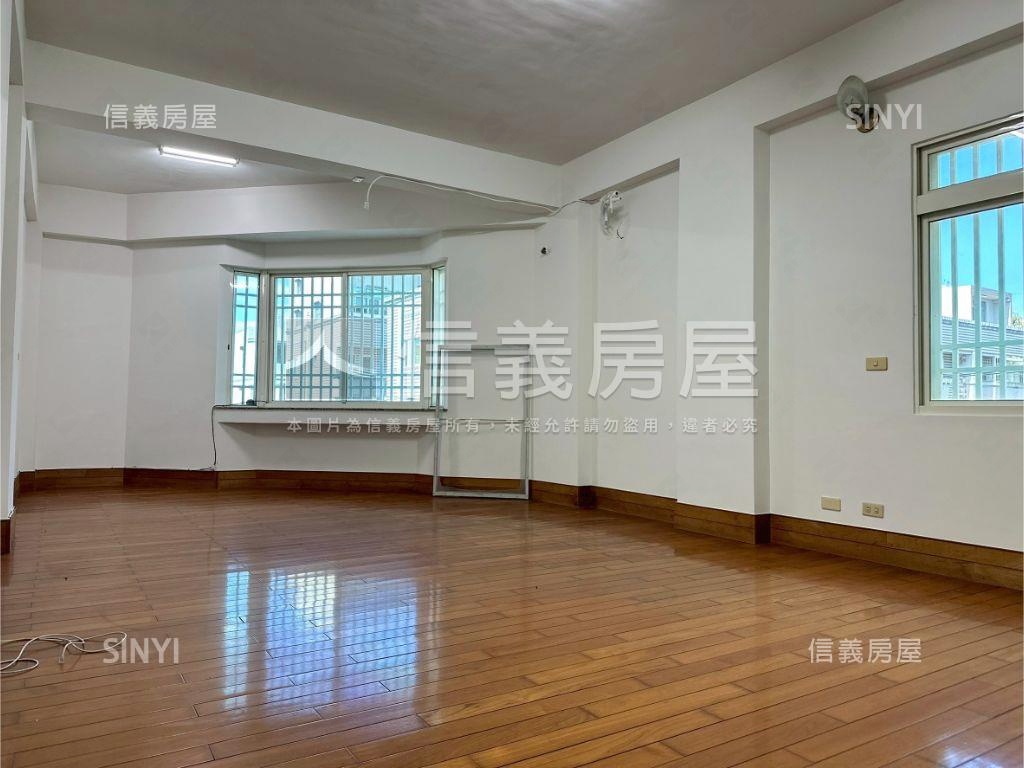 安昌街經典角窗店面住家房屋室內格局與周邊環境