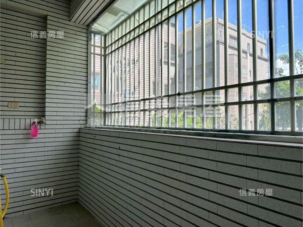 安昌街經典角窗店面住家房屋室內格局與周邊環境