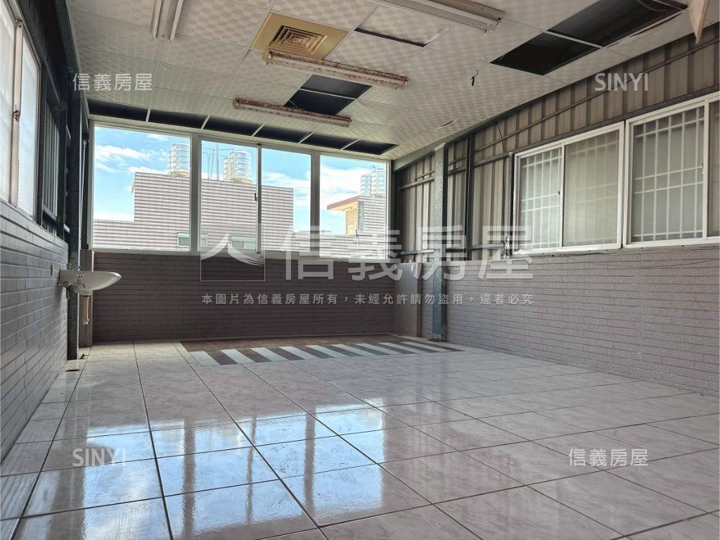 安昌街經典角窗店面住家房屋室內格局與周邊環境
