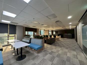 內科整棟企業總部