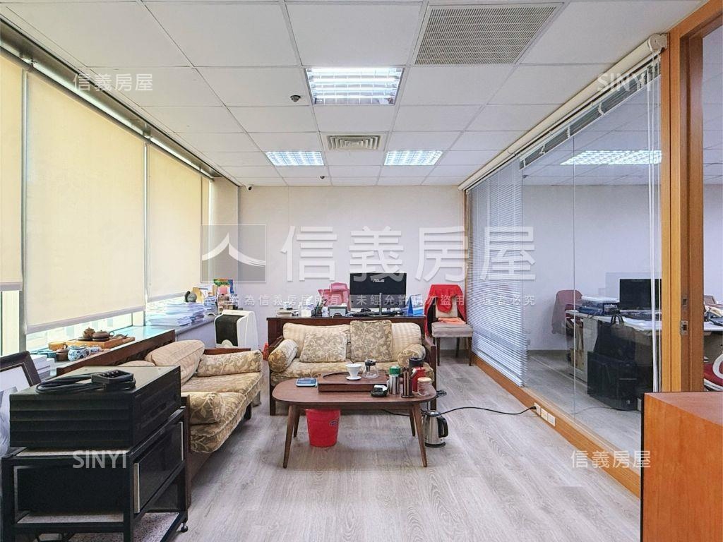 經貿王朝１３樓。商辦首選房屋室內格局與周邊環境