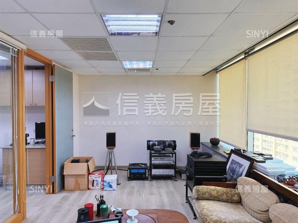 經貿王朝１３樓。商辦首選房屋室內格局與周邊環境