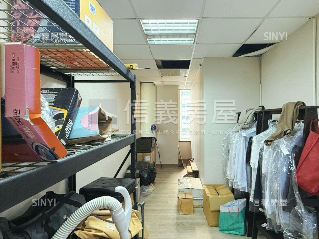 經貿王朝１３樓。商辦首選房屋室內格局與周邊環境