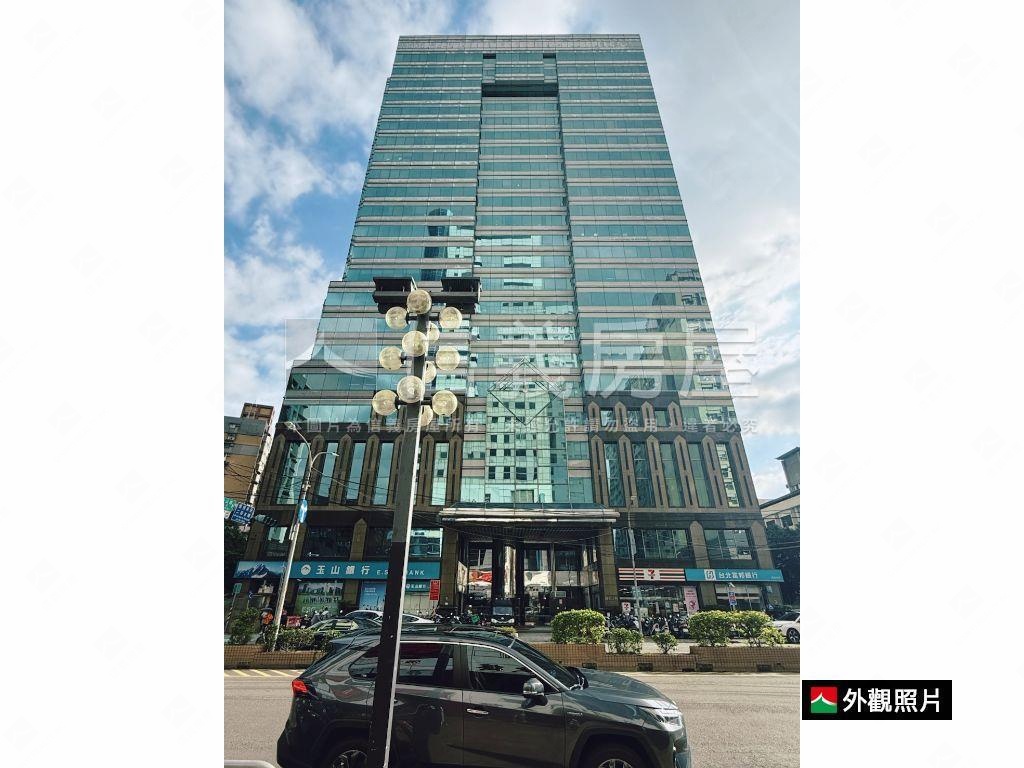 經貿王朝１３樓。商辦首選房屋室內格局與周邊環境