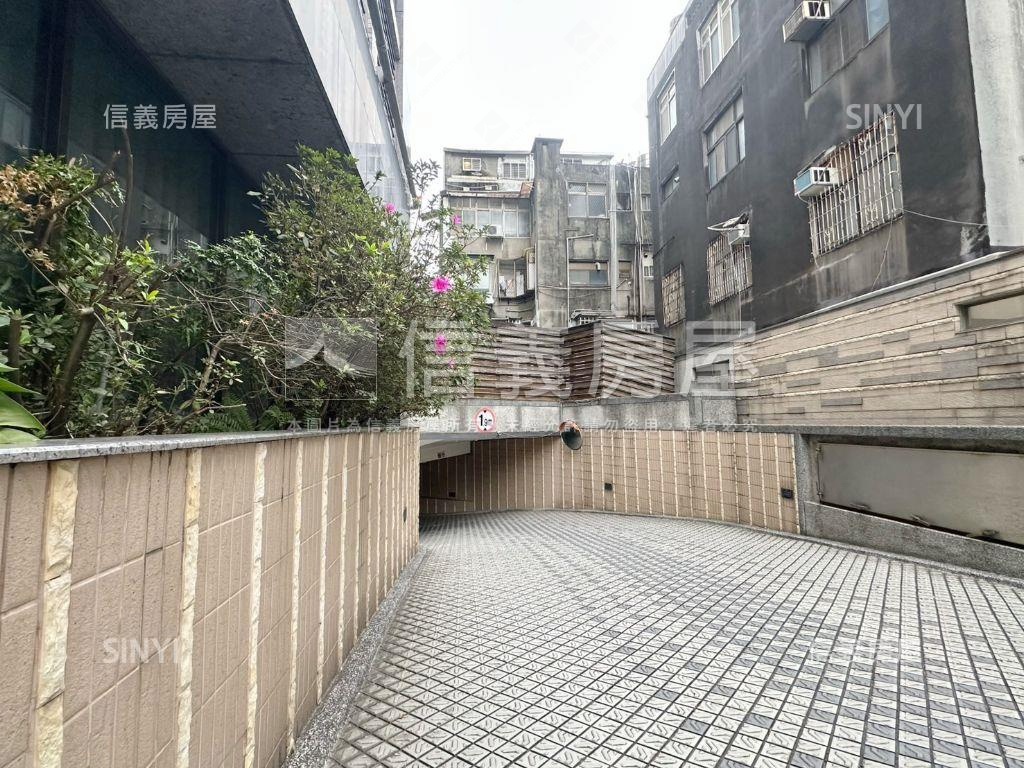 仁愛Ａ＋獨立車位房屋室內格局與周邊環境