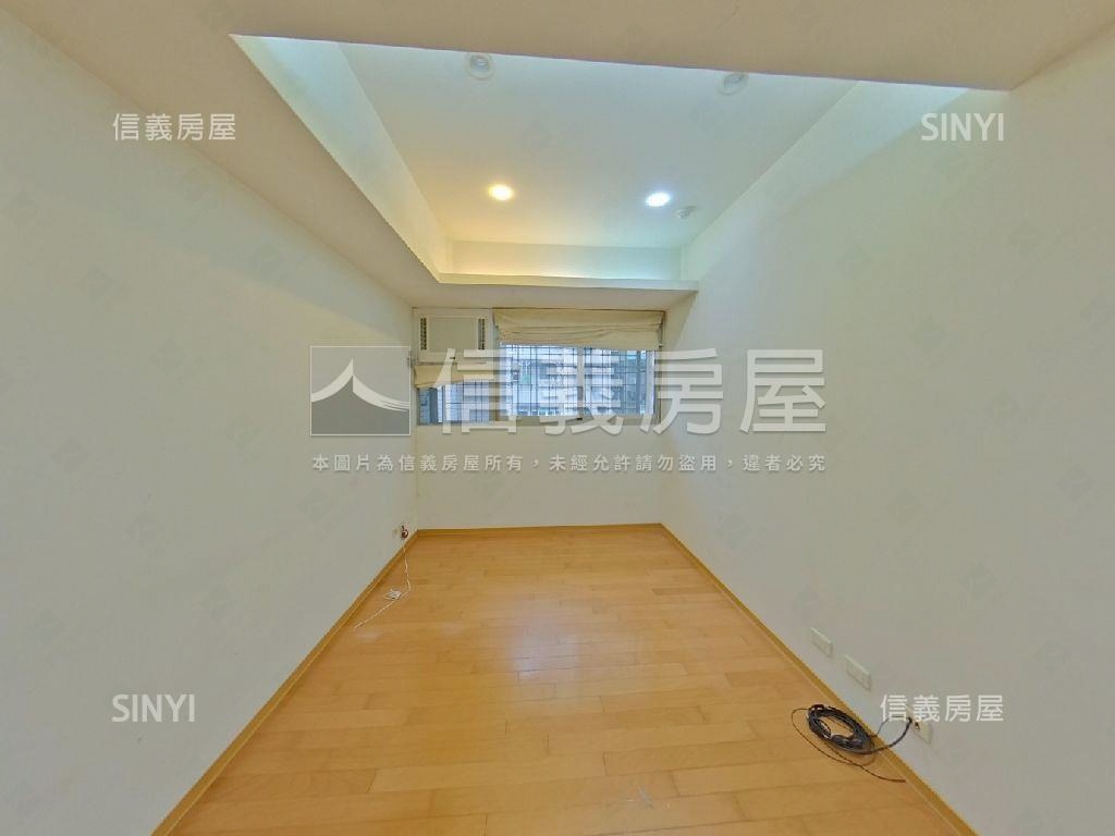 大坪林邊間兩房衛浴開窗房屋室內格局與周邊環境