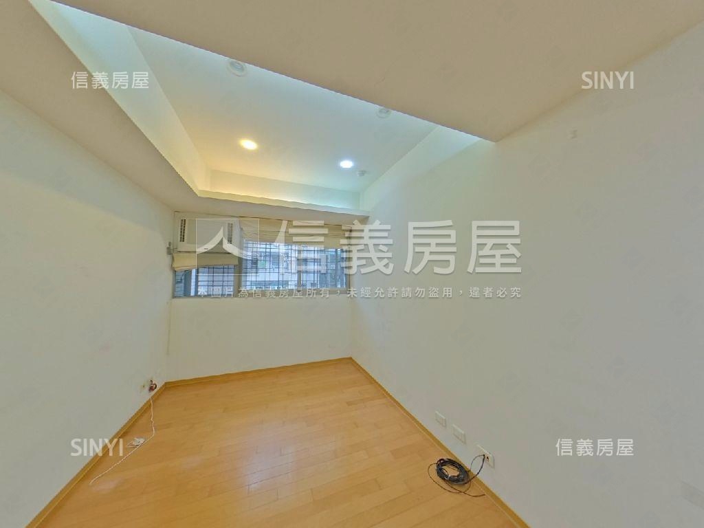 大坪林邊間兩房衛浴開窗房屋室內格局與周邊環境
