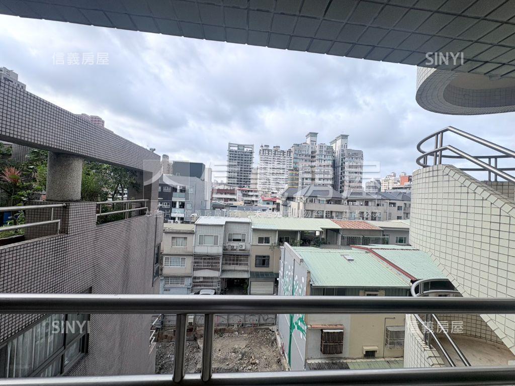 文心森林公園旁低總價套房房屋室內格局與周邊環境