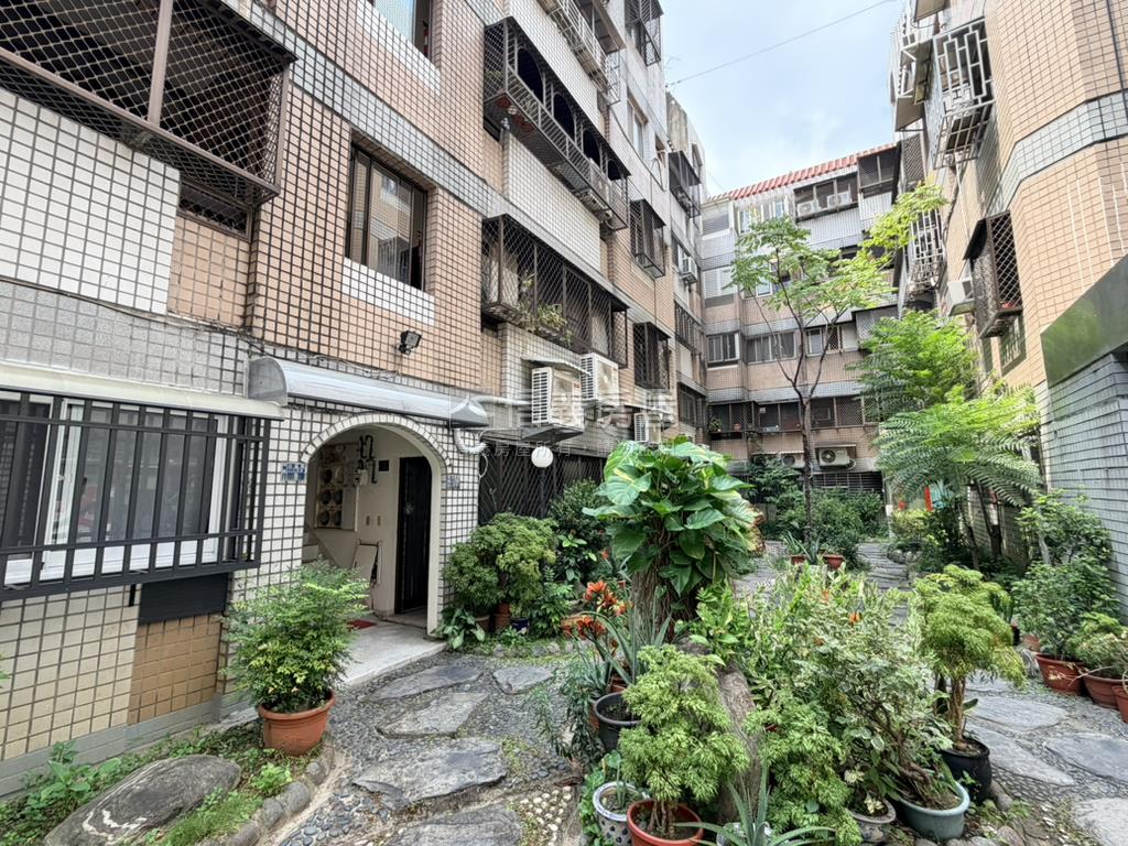 勤美靜巷小資三房房屋室內格局與周邊環境