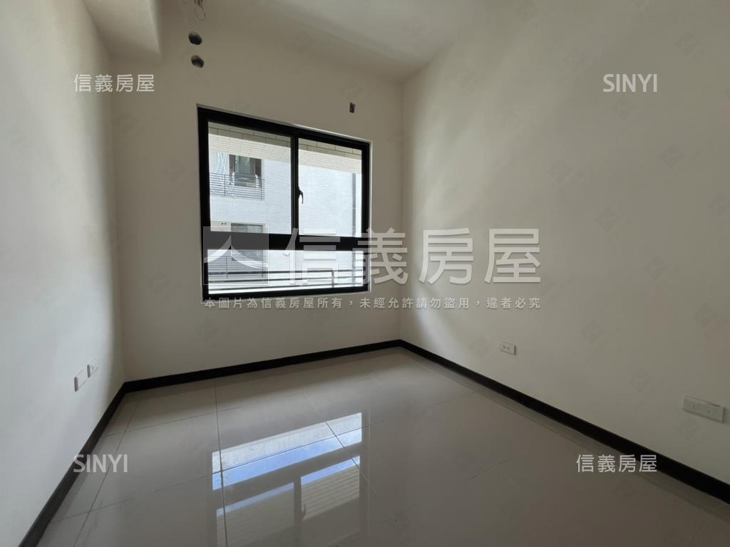 世界巨星高樓三房平車房屋室內格局與周邊環境