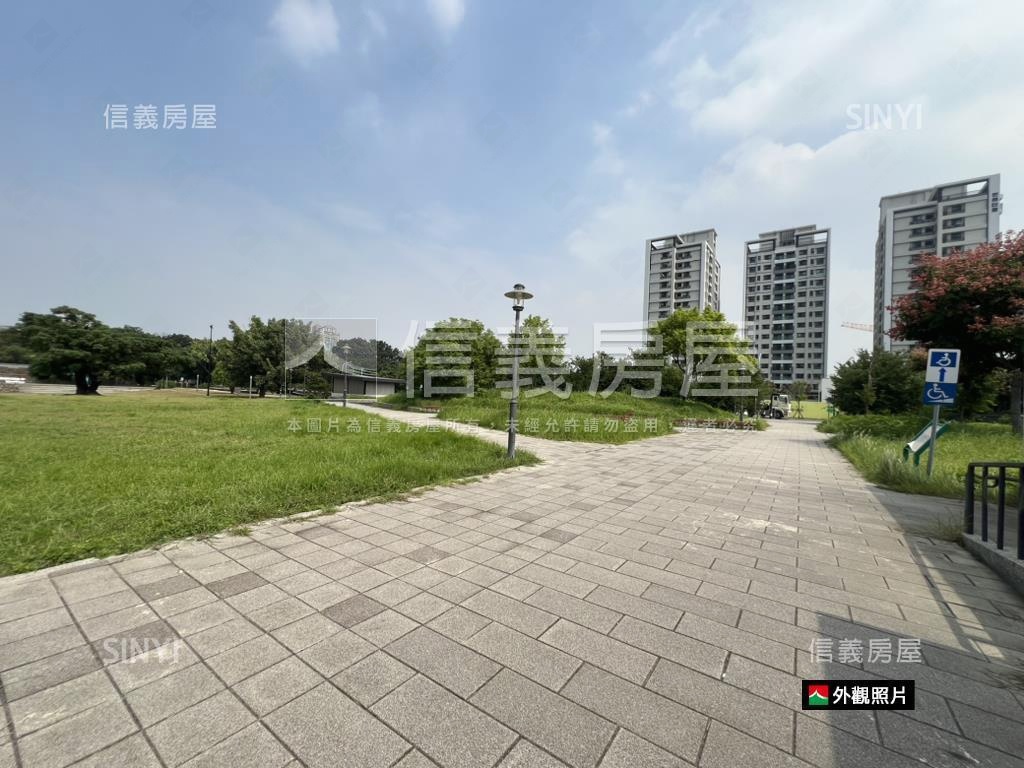 世界巨星高樓三房平車房屋室內格局與周邊環境