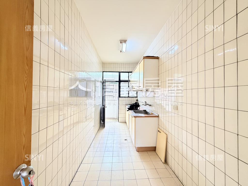 新樹路近秀泰稀有舒適公寓房屋室內格局與周邊環境
