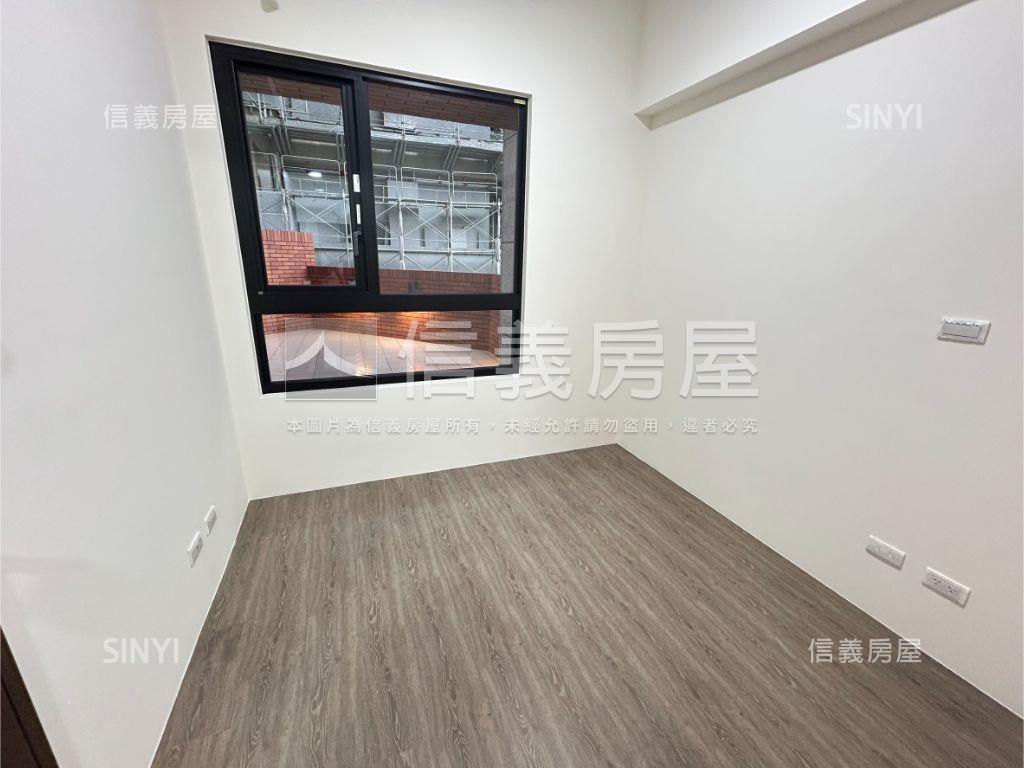 央北唯我稀有露臺２房車位房屋室內格局與周邊環境
