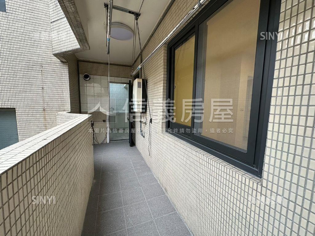 東區秀泰電梯三房重新裝潢房屋室內格局與周邊環境