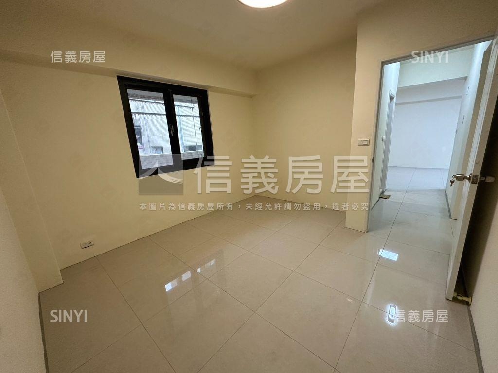 東區秀泰電梯三房重新裝潢房屋室內格局與周邊環境