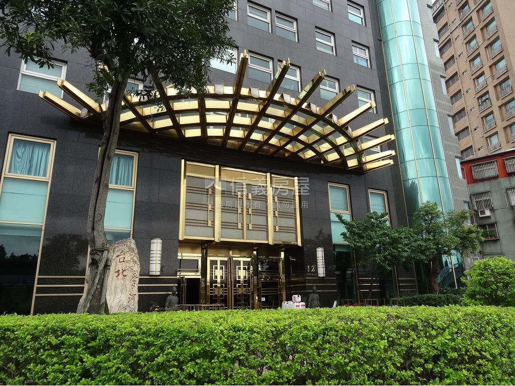 台北愛河｜市景靜謐大三房房屋室內格局與周邊環境