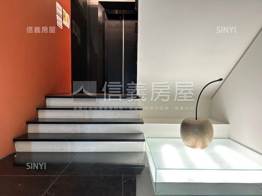 西區霸氣精裝電梯企業總部房屋室內格局與周邊環境