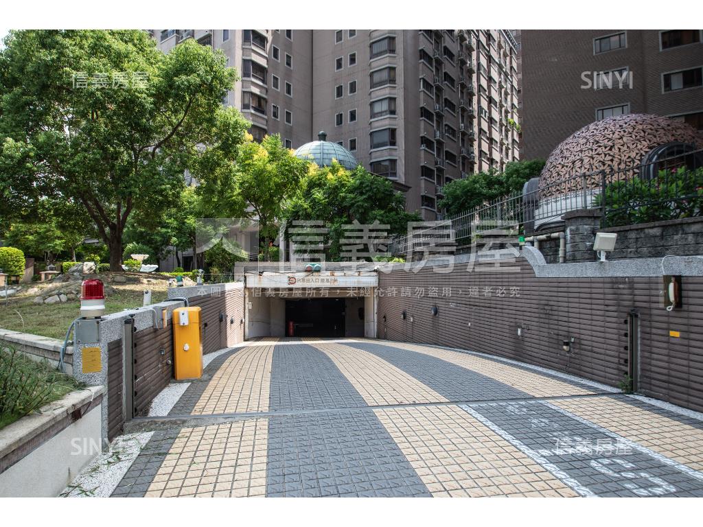 頂樓－經國之星三房車位房屋室內格局與周邊環境