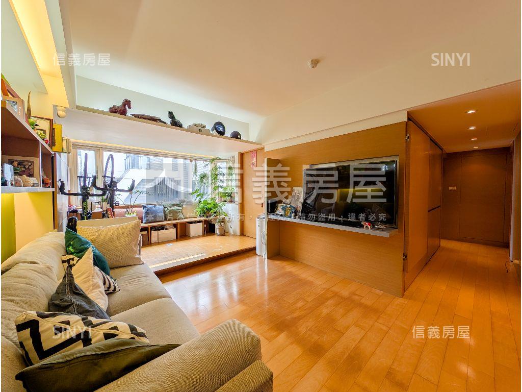 美麗華電梯三房附平面車位房屋室內格局與周邊環境