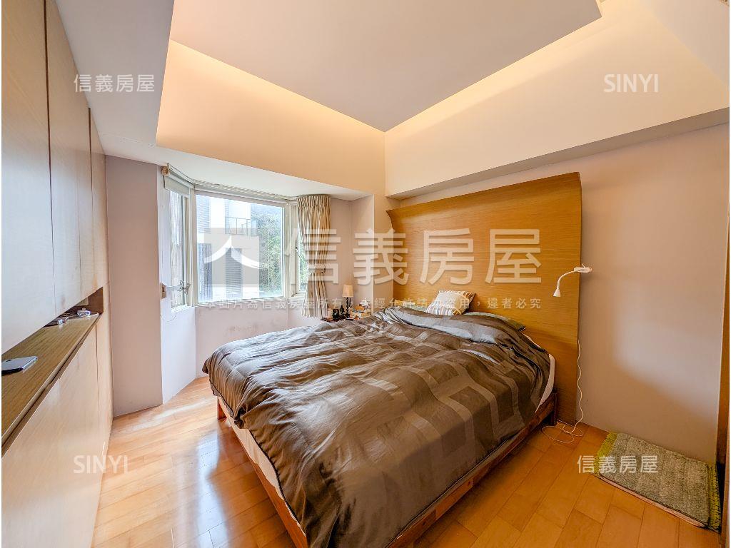 美麗華電梯三房附平面車位房屋室內格局與周邊環境