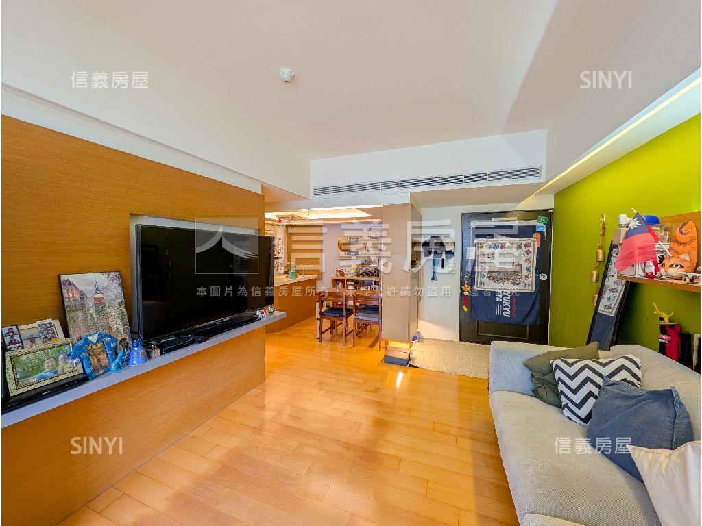 美麗華電梯三房附平面車位房屋室內格局與周邊環境