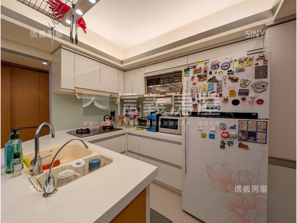 美麗華電梯三房附平面車位房屋室內格局與周邊環境