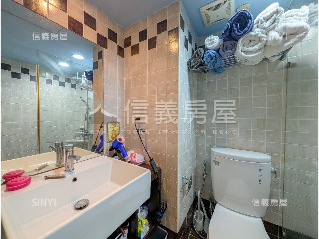 美麗華電梯三房附平面車位房屋室內格局與周邊環境