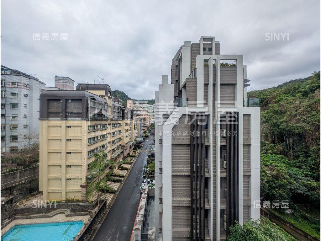 美麗華電梯三房附平面車位房屋室內格局與周邊環境