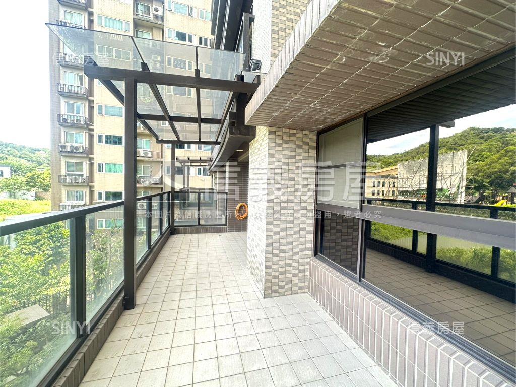 公園景觀稀有戶雙車位房屋室內格局與周邊環境
