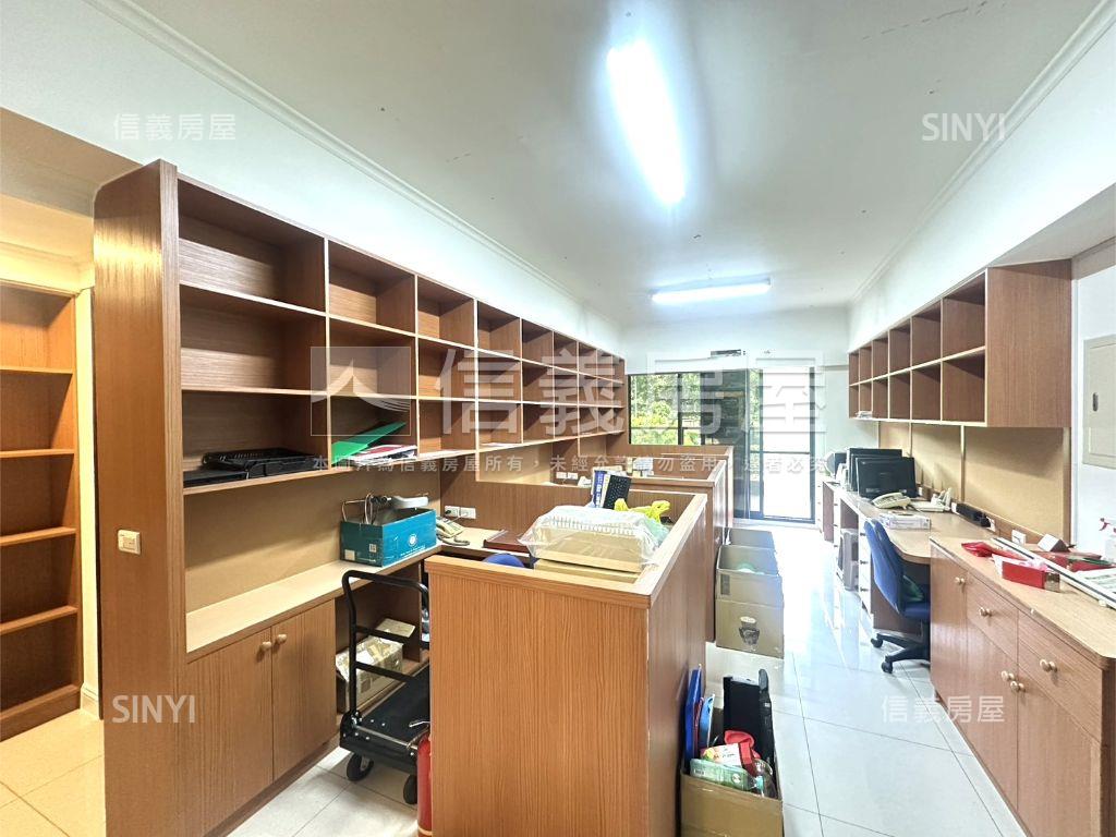 公園景觀稀有戶雙車位房屋室內格局與周邊環境