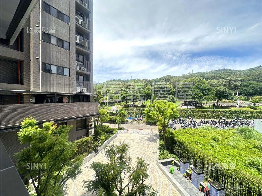 公園景觀稀有戶雙車位房屋室內格局與周邊環境