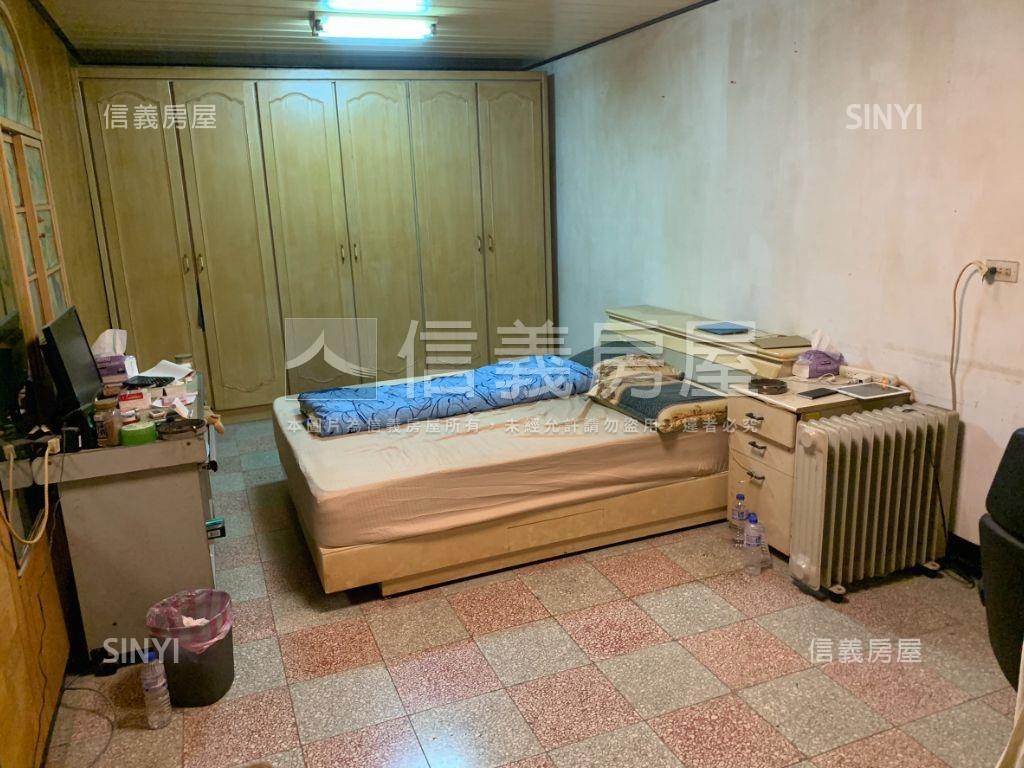 秀峰稀有釋出二樓房屋室內格局與周邊環境