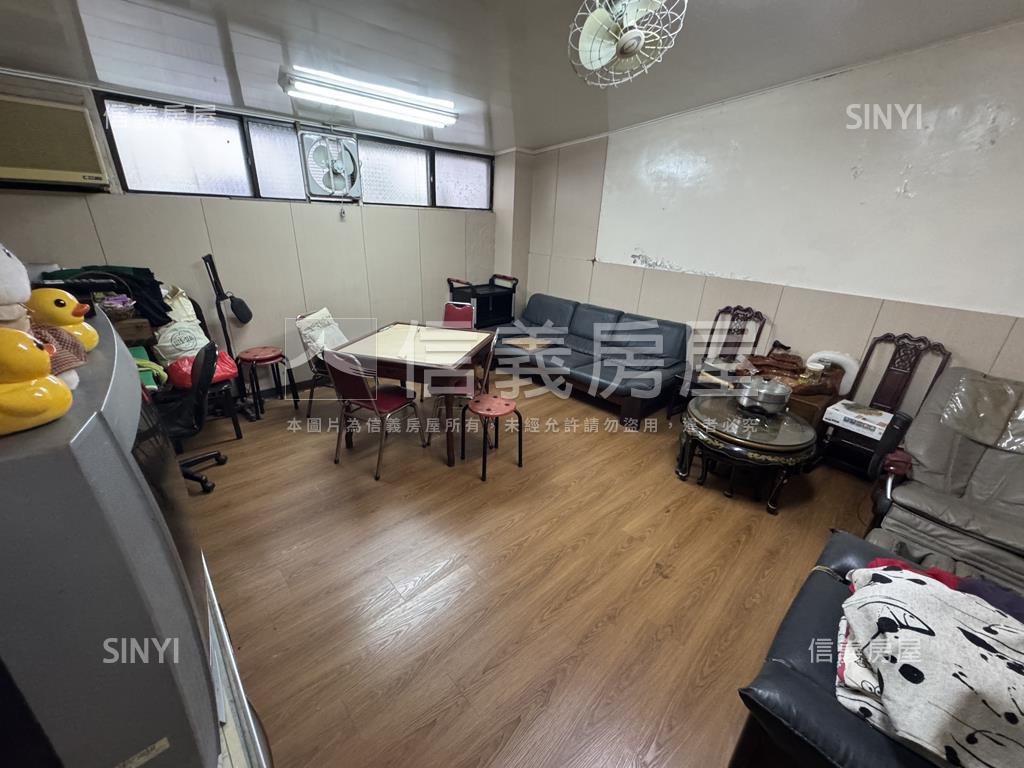 藝文稀有透天房屋室內格局與周邊環境