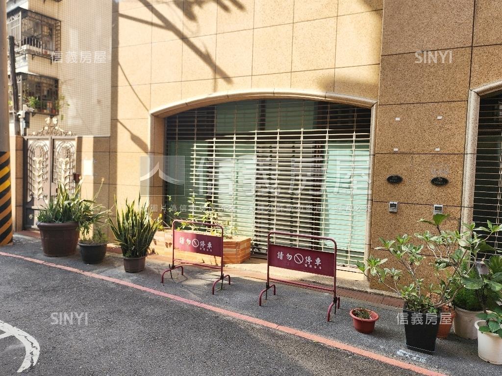 小西華精品挑高住店房屋室內格局與周邊環境