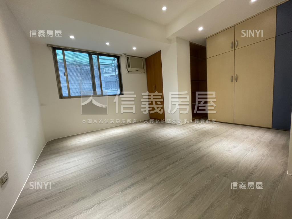 近遠企靜巷電梯管理美３房房屋室內格局與周邊環境