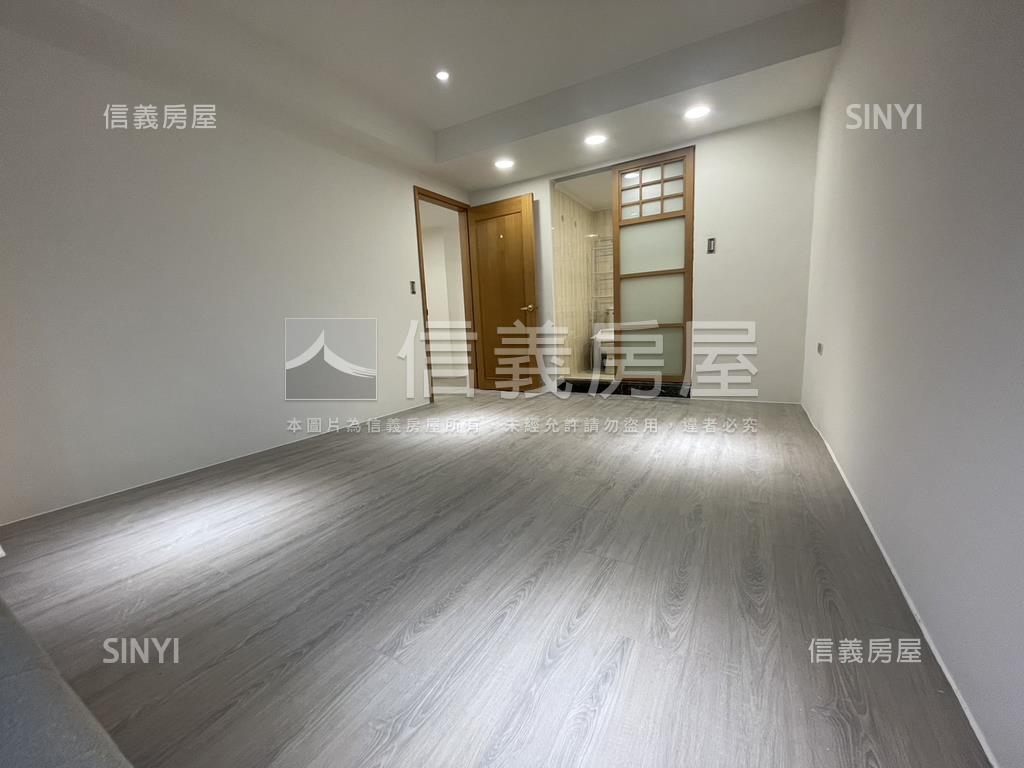 近遠企靜巷電梯管理美３房房屋室內格局與周邊環境