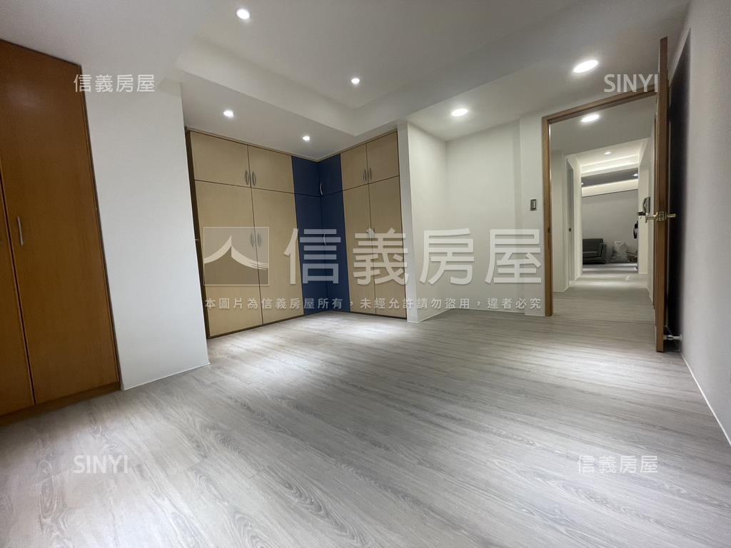 近遠企靜巷電梯管理美３房房屋室內格局與周邊環境