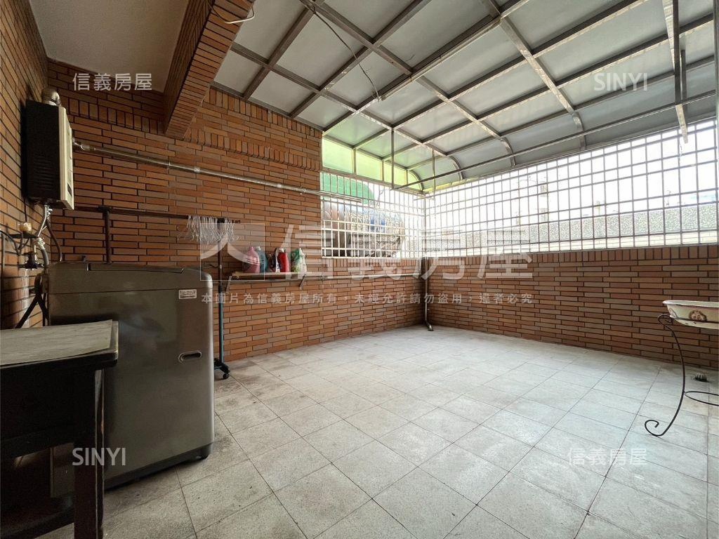 鳳翔學區水噹噹車墅房屋室內格局與周邊環境